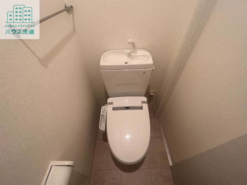トイレ　※写真は別号室