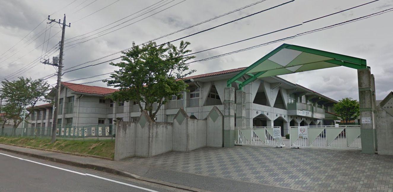 小学校　君津市立外箕輪小学校（小学校）まで529m