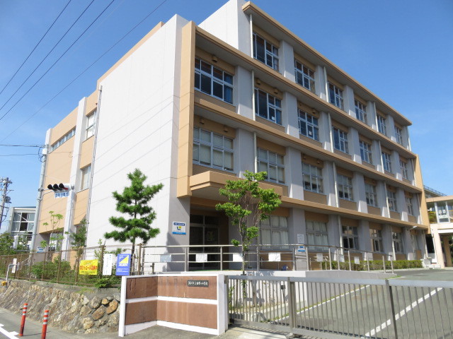 小学校　白脇小学校（小学校）まで633m