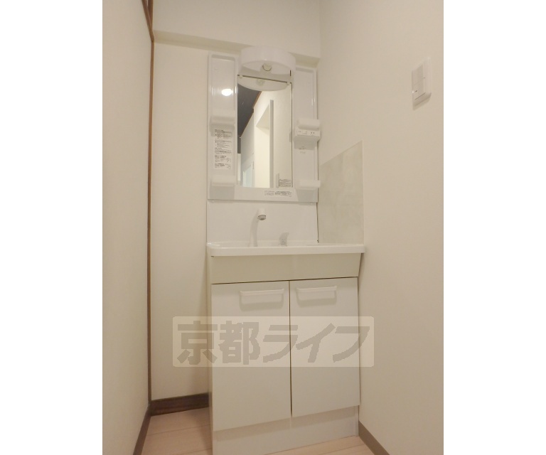 洗面設備　独立洗面台です。