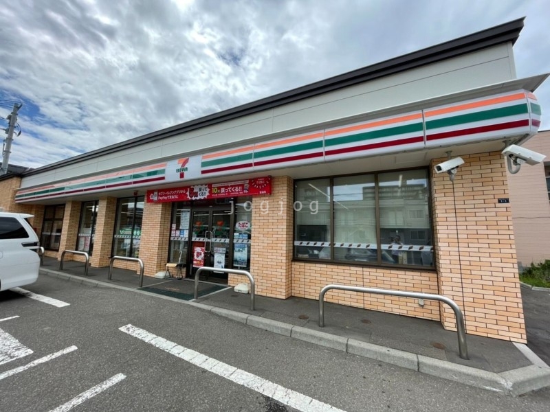 コンビニ　セブンイレブン札幌川沿5条3丁目店（コンビニ）まで161m