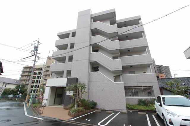 建物外観　分譲マンションを彷彿させるしっかりとした外観です