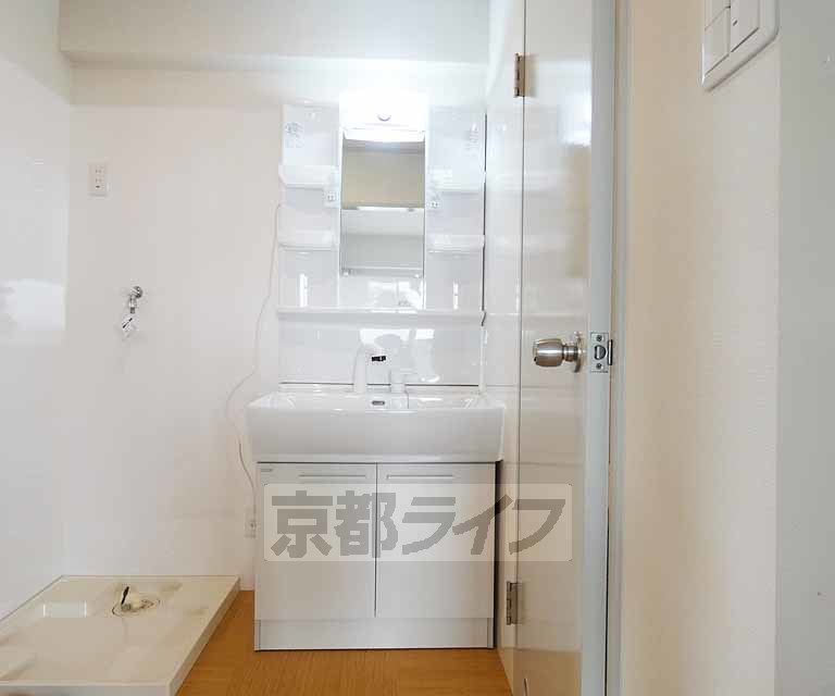 洗面設備　朝の準備がはかどる独立洗面台