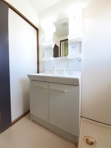洗面設備　使いやすい洗面所です