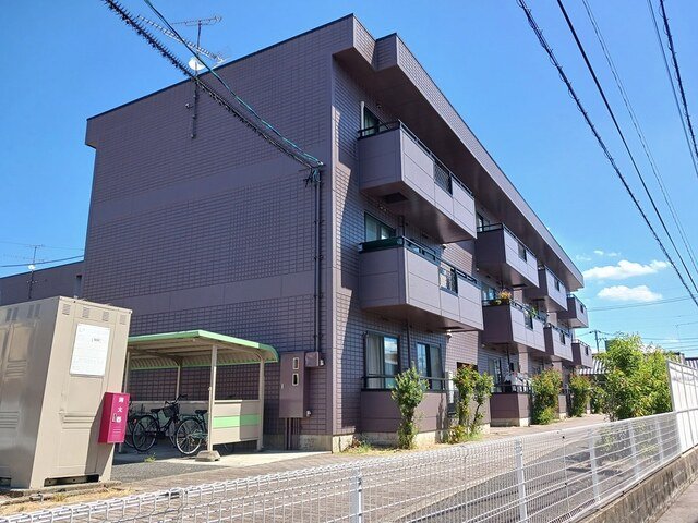 建物外観　落ち着いた雰囲気の外観です