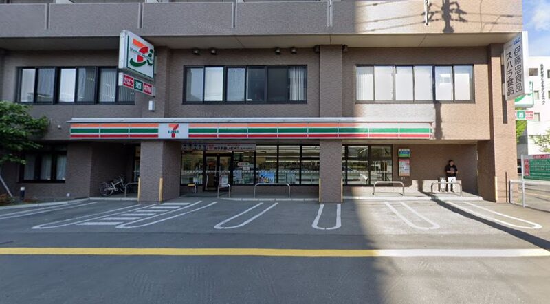 コンビニ　セブンイレブン札幌大通東3店（コンビニ）まで330m