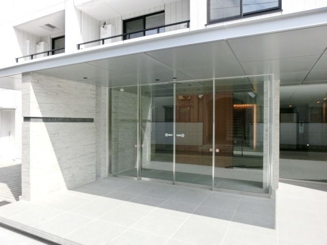 エントランス　★お問い合わせはタウンハウジングまで★