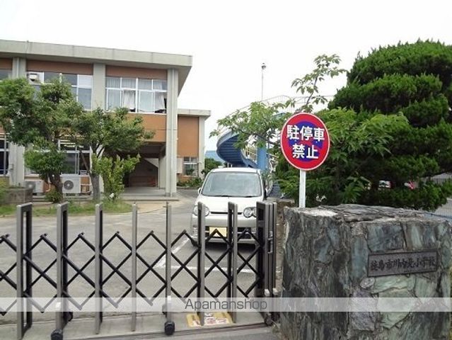 小学校　川内北小学校（小学校）まで850m
