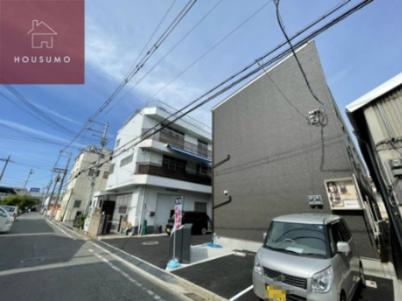 駐車場　駐車場があるので、車を買う予定の方も安心です