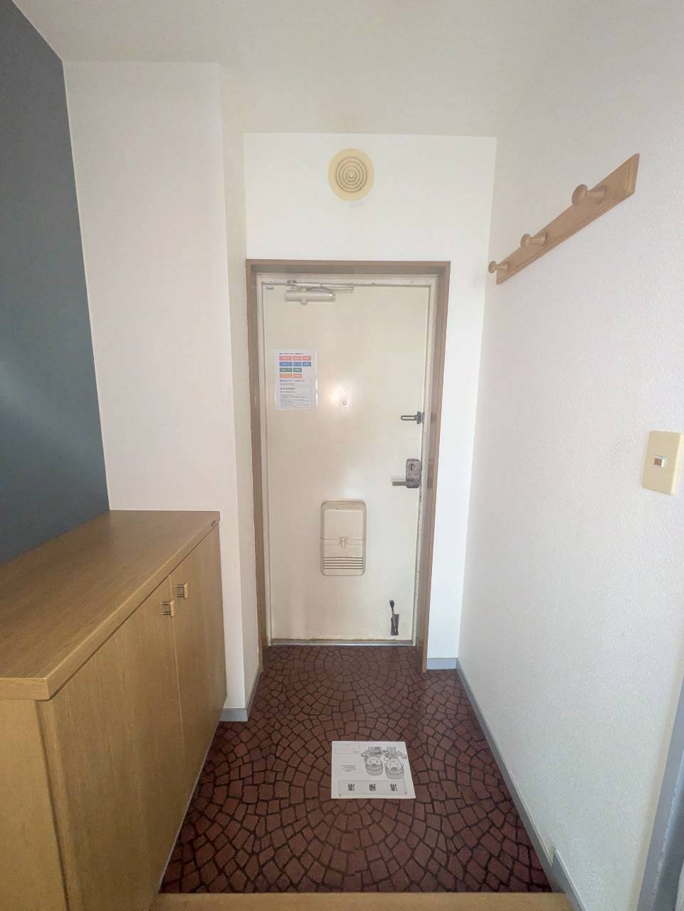 玄関　別タイプ参考写真　メゾンタカギ　北区上十条1