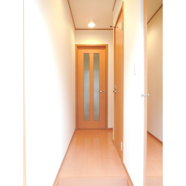 玄関　別部屋参考写真となります