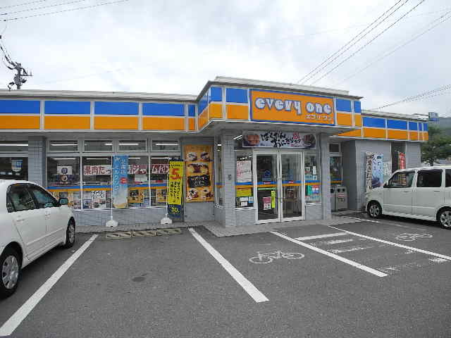 コンビニ　エブリワン時津新開店（コンビニ）まで700m