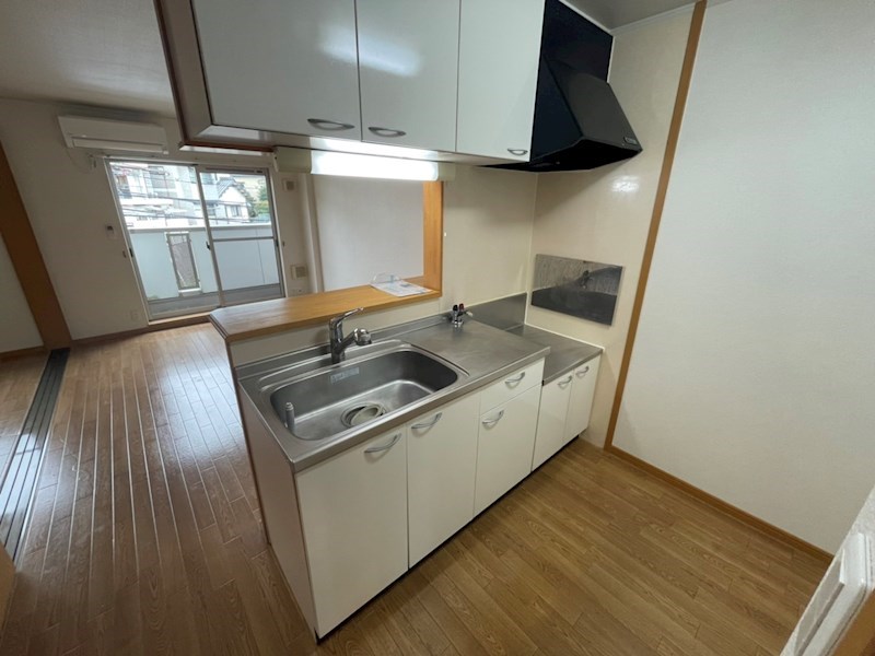 キッチン　※別号室の写真使用中