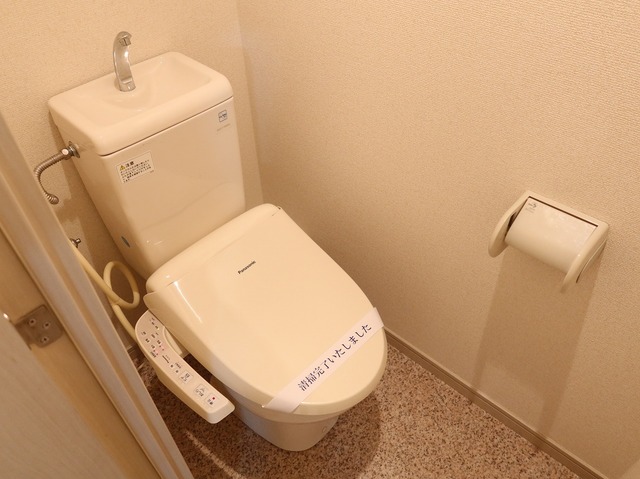 トイレ　※別部屋参考写真