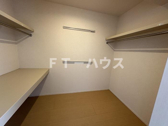 収納　ウォークインクローゼット
