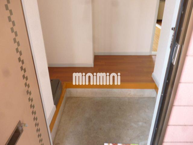 玄関　角部屋玄関は他のお部屋と違った入り口