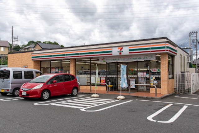 コンビニ　セブンイレブン八王子大塚店（コンビニ）まで388m