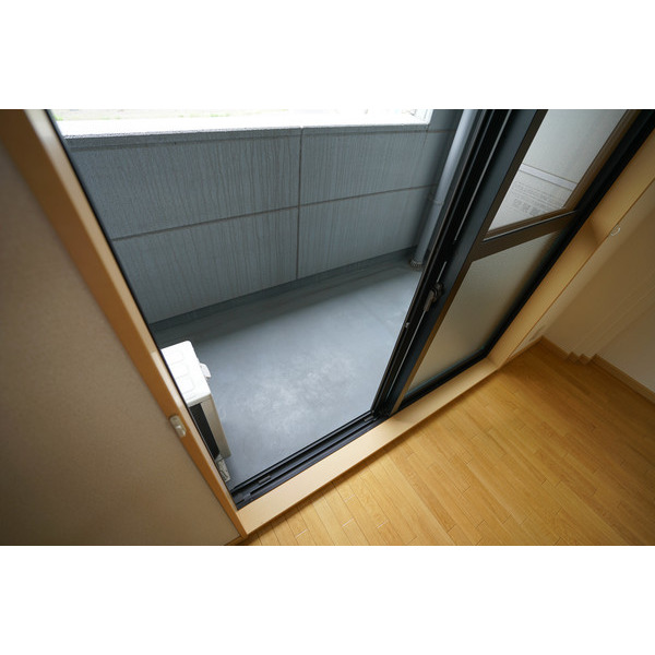 バルコニー　同じ建物の別なお部屋