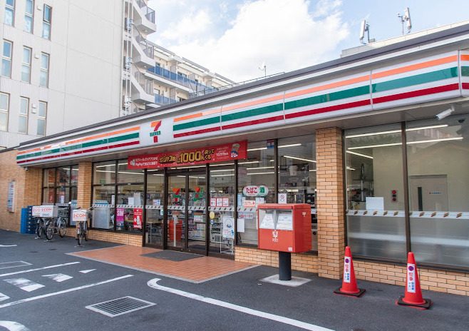コンビニ　セブンイレブン 東京医科大前店（コンビニ）まで546m