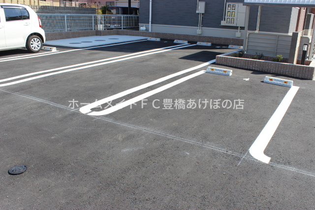 駐車場　駐車場