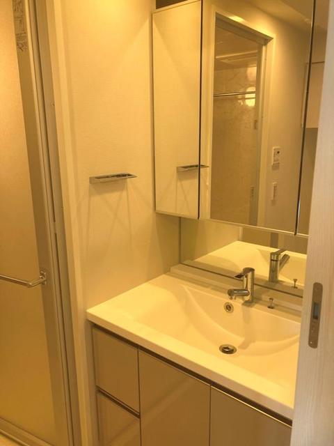 洗面設備　※写真は同タイプ住戸です。