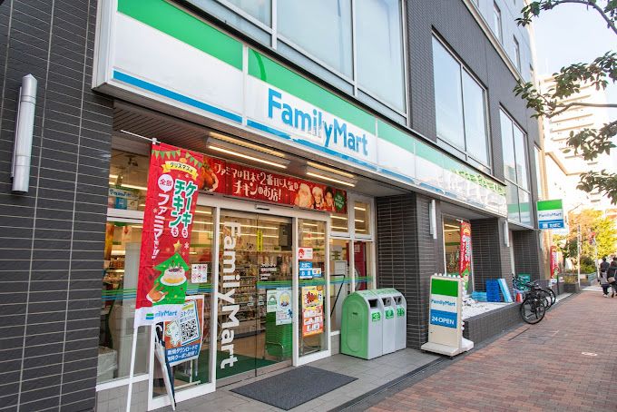 コンビニ　ファミリーマート 清澄白河駅前店（コンビニ）まで244m