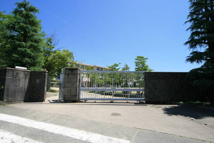 高校・高専　大阪府立池田高等学校（高校・高専）まで550m