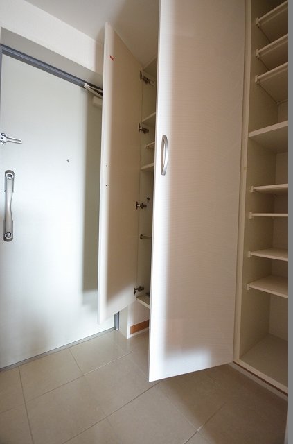 収納　同物件別号室のものです。