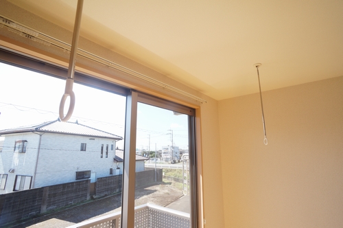 その他設備　洗濯物の室内干しに役立つホスクリーン♪