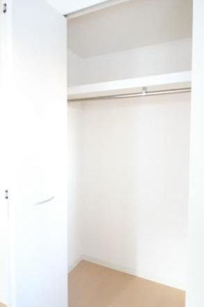 収納　写真は同タイプ住居です。