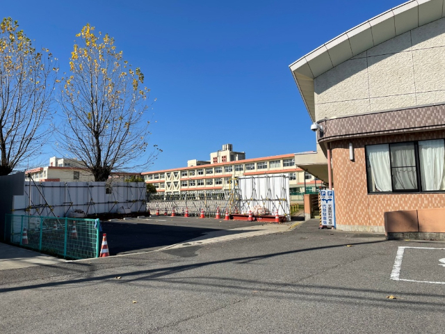 小学校　市立味岡小学校（小学校）まで1300m
