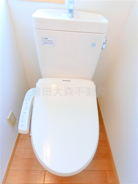 トイレ　温水暖房便座付のトイレ
