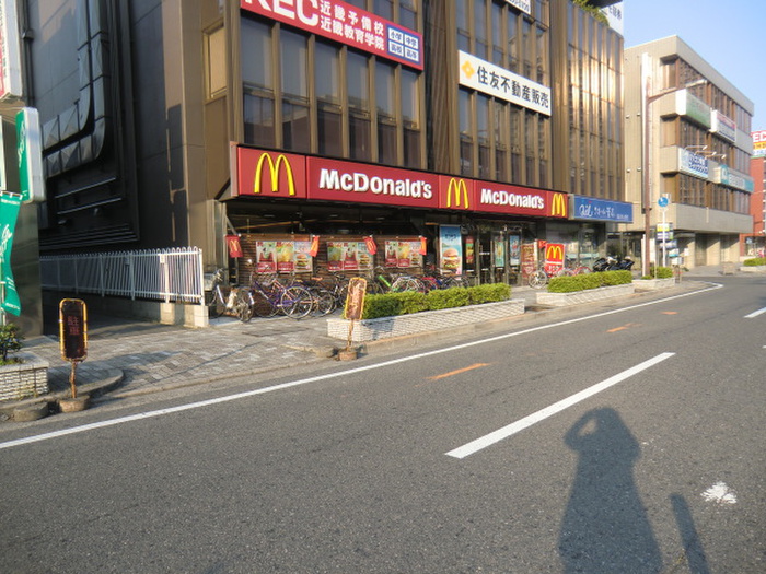 飲食店　マクドナルド楠葉店（飲食店）まで245m