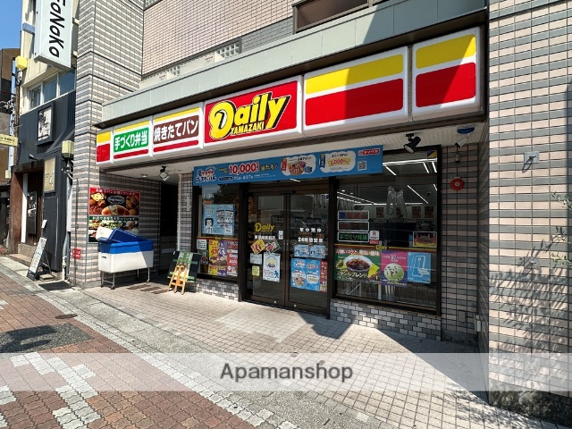 コンビニ　デイリーヤマザキ　東岡崎駅前店（コンビニ）まで750m