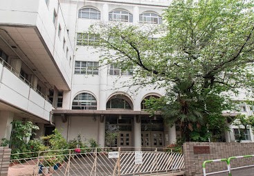 小学校　文京区立湯島小学校（小学校）まで391m