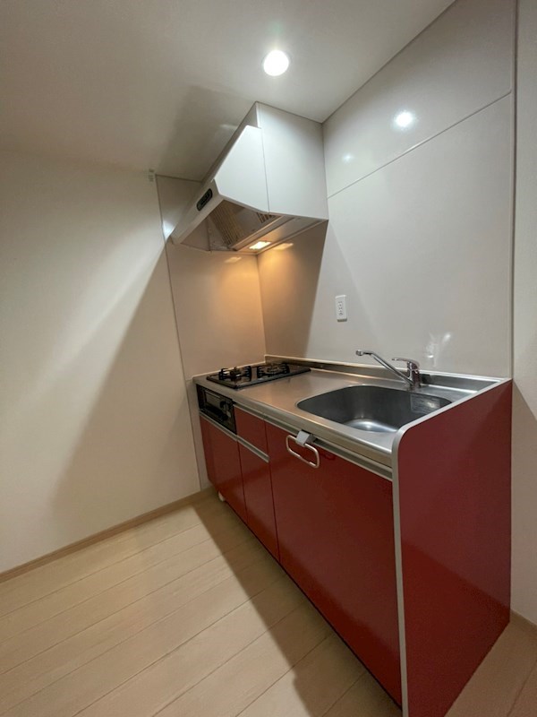 キッチン　※部屋によって壁紙・建具の色が異なります。