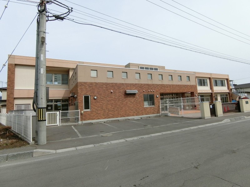 幼稚園・保育園　幼保連携型認定こども園七重浜こども園（幼稚園・保育園）まで550m