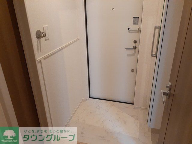 玄関　タウンハウジング調布店まで♪