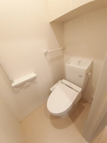 トイレ　清潔感のあるトイレです
