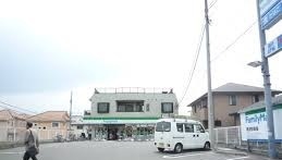 コンビニ　ファミリーマート（コンビニ）まで450m