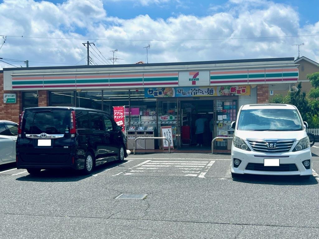 コンビニ　セブンイレブン 吉川平沼店（コンビニ）まで519m