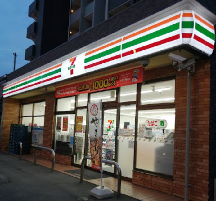 コンビニ　セブンイレブン 広島上東雲町店（コンビニ）まで10m