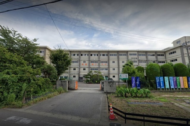 中学校　一宮市立大和中学校（中学校）まで283m