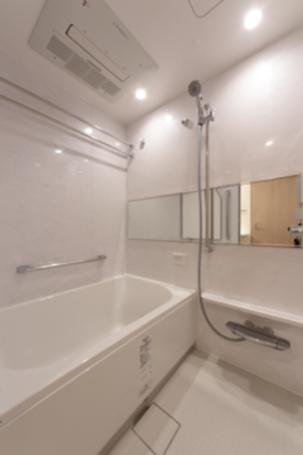 バス・シャワールーム　※写真は同タイプ住戸です。