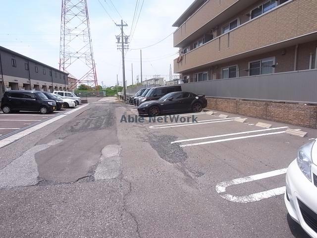 駐車場　駐車場