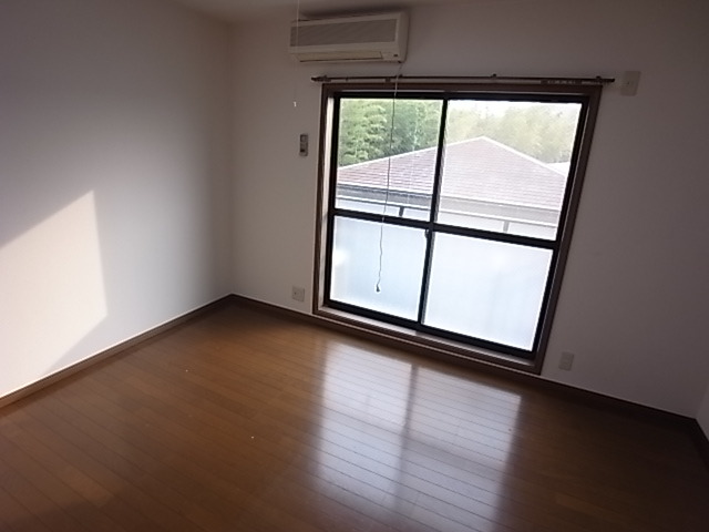 居室・リビング　見ての通り日当たり良好のお部屋です。