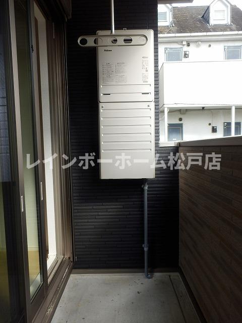 バルコニー　バルコニーがあります