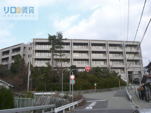 小学校　宝塚市立長尾小学校（小学校）まで928m