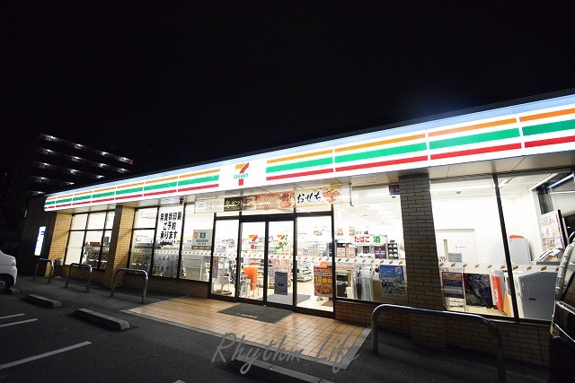 コンビニ　セブンイレブン 新横浜1丁目店（コンビニ）まで335m
