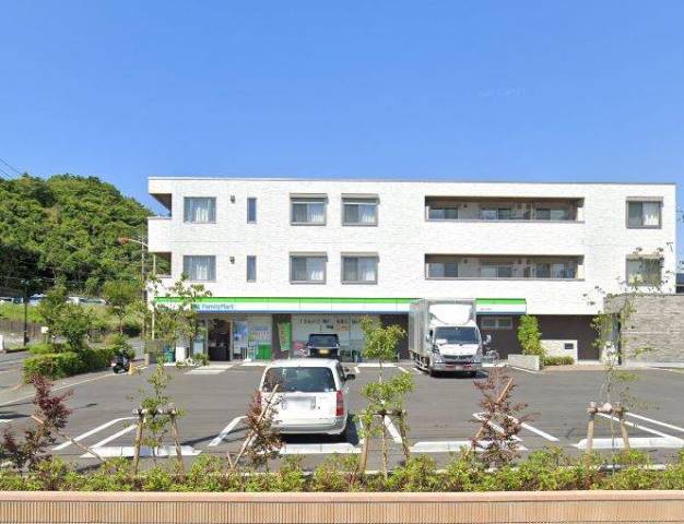 コンビニ　ファミリーマート（コンビニ）まで1855m